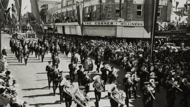 Parramatta’s sesqui-centennial parade, Church Street, view of a marching band and crowd lining street, 1938. Picture: Local Studies Photograph Collection, City of Parramatta