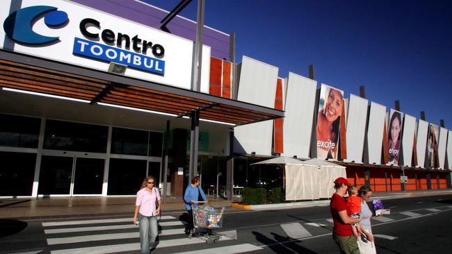 Exterior of the centre when it was owned by Centro.