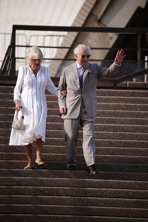 Crowds flock to Opera House for King and Queen’s final tour stop