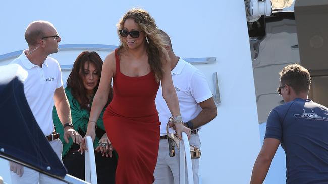 Mariah Carey Flashes Her Bra In Sexy Dress On James Packers Luxury Yacht Au 