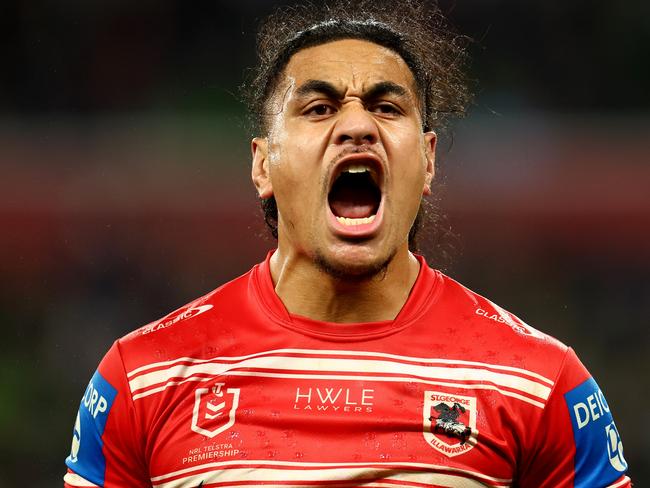 MELBOURNE, AUSTRALIA - AUGUST 03: The Dragons celebrate winning the round 22 NRL match between Melbourne Storm and St George Illawarra Dragons at AAMI Park, on August 03, 2024, in Melbourne, Australia. (Photo by Josh Chadwick/Getty Images)