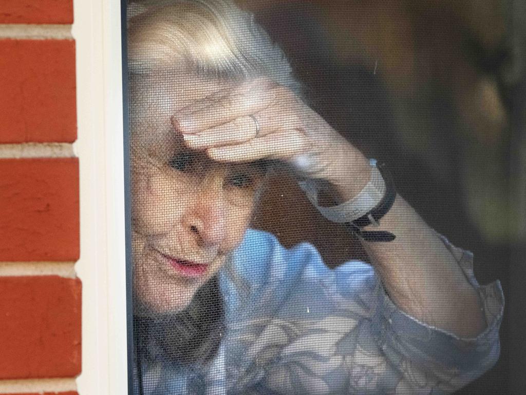 Lax rule for workers puts elderly at risk