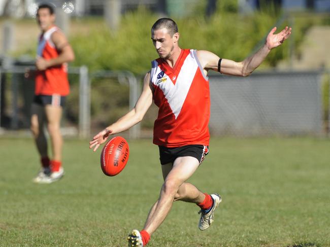 Andrew Gilmour playing for Red Hill.