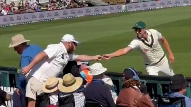 NZ crowd cheers as Hazelwood signs sandpaper