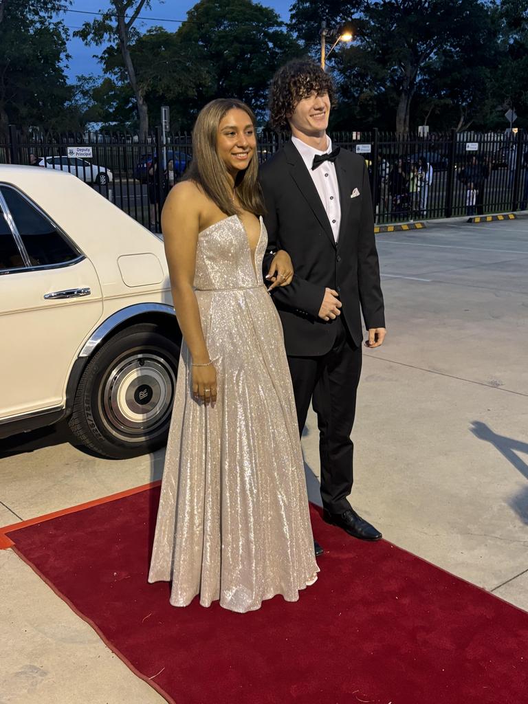 Maryborough State High School students arriving at their formal.