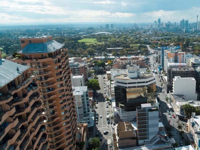 What 139 Oxford St (Arthur's Pizza) in Bondi Junction currently looks like and concept images showing what it will look like.