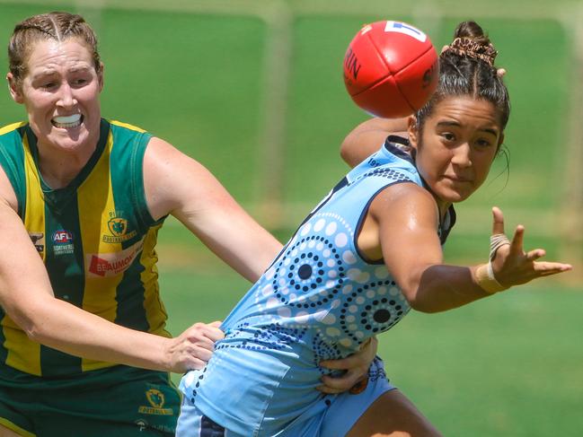 Darwin Buffettes leapfrogged Pint in the major semi-final to book a spot in the grand final at TIO Stadium. Picture: Glenn Campbel