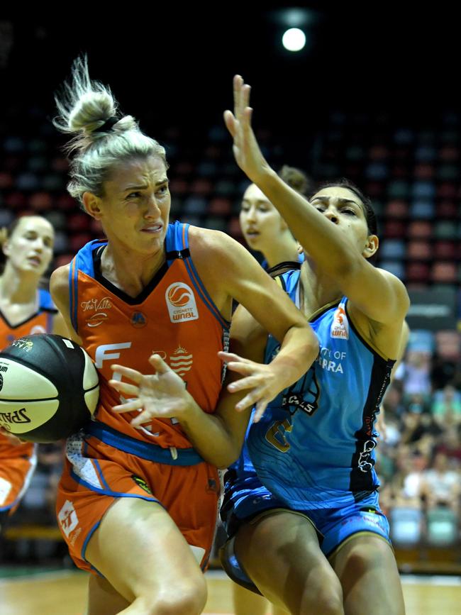 BEST PHOTOGRAPHS 2022. Evan Morgan. Townsville Fire against UC Capitals at Townsville Entertainment Centre. Fire's Lauren Nicholson. Picture: Evan Morgan