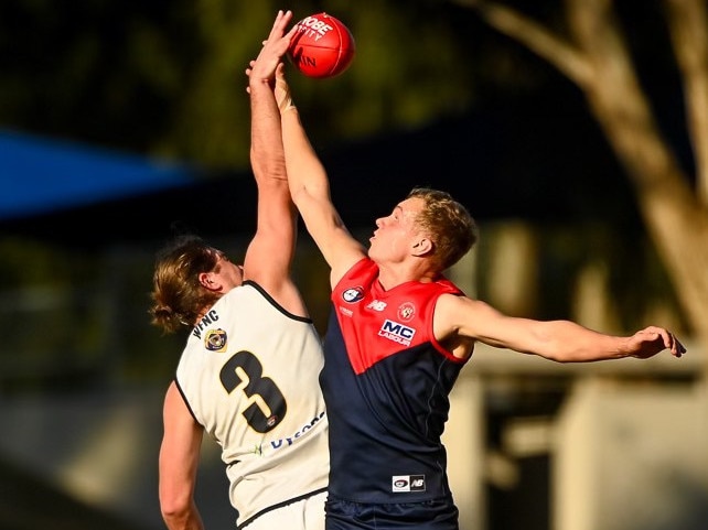 Clancy Bland and Nick Barro contest the ruck. Picture: Field of View Photography