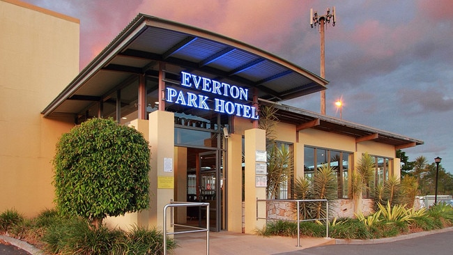 Witnesses say up to 10 Brisbane Broncos were at the Everton Park Hotel.