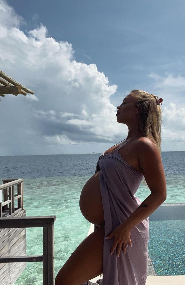 Many of her followers deemed it ‘risky’, but Tammy hit back saying she got the all-clear from her midwife. Picture: Instagram/TammyHembrow