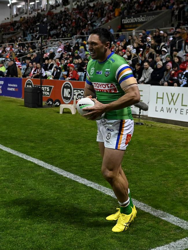 Jordan Rapana prepares for his delivery. Picture: NRL Imagery.