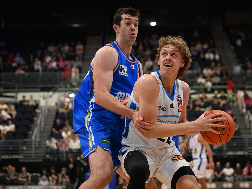 Luke Travers of Melbourne United drives to the basket. Picture: Matt Roberts/Getty Images for NBL