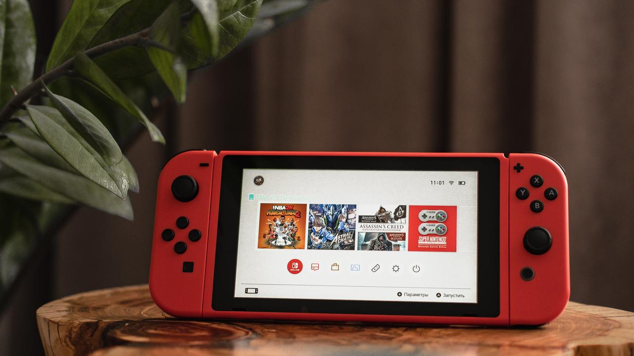 Prices are being slashed on both the standard Nintendo Switch and the Nintendo Switch Lite this holiday season. Image: Alexandr Sadkov on Unsplash.