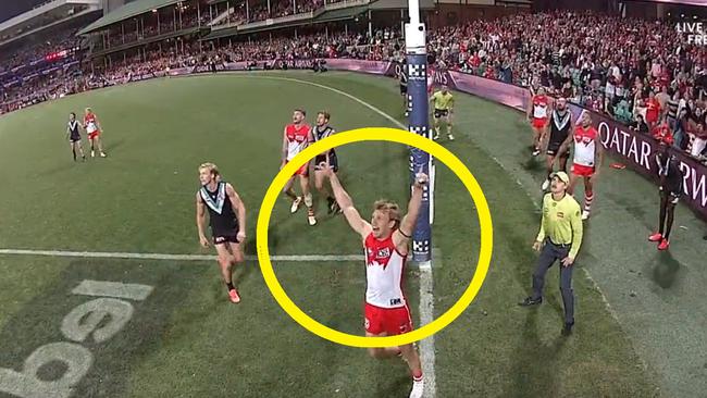 Callum Mills went off early. Photo: Fox Footy.