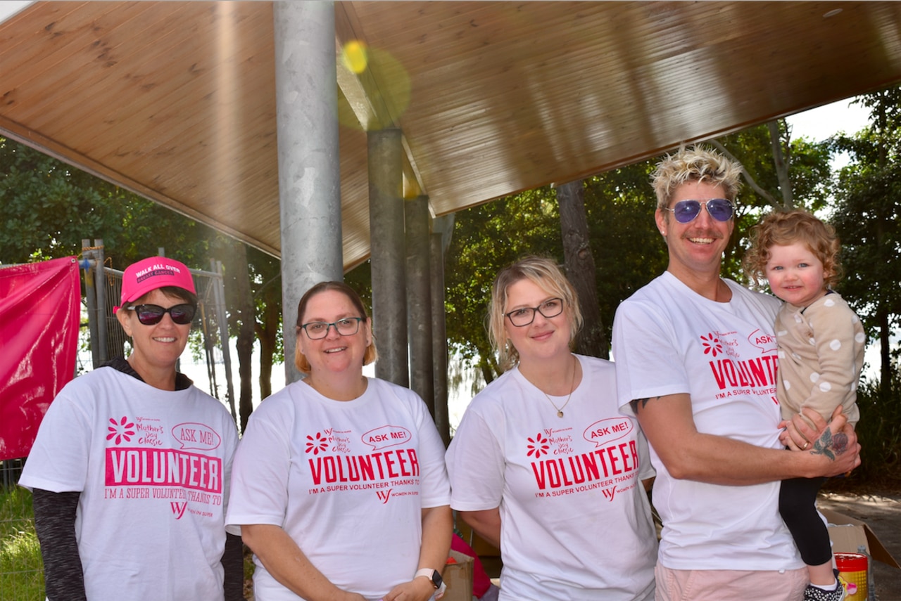 (L to R) Sandy Mason, Kylie Howe, Sabene Beck, Chris Beck, and Charli Beck, 2. Picture: Isabella Magee