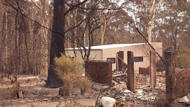 Ron Weir’s house at Rosedale, NSW, survived. Picture: Architect Thomas Caddaye.