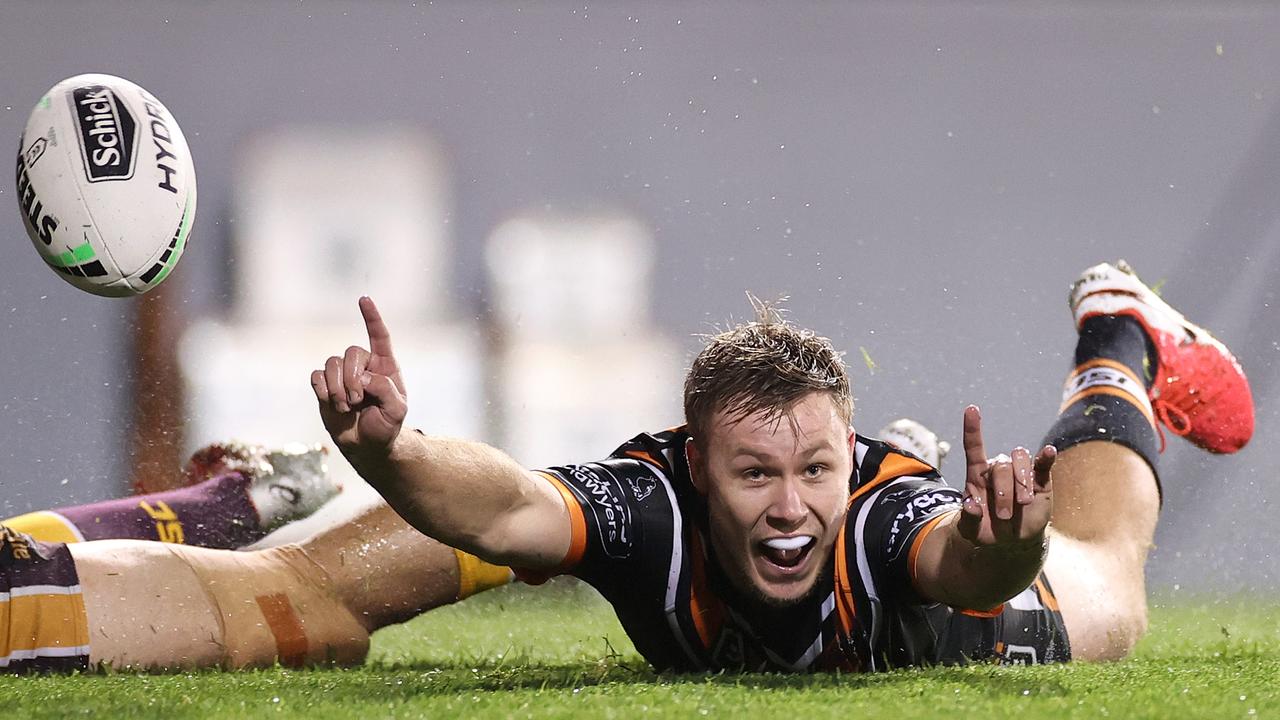 Billy Walters scores his first NRL try. (Photo by Cameron Spencer/Getty Images).