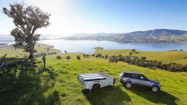 Lake Hume near Albury-Wodonga. Picture: Simon Dallinger