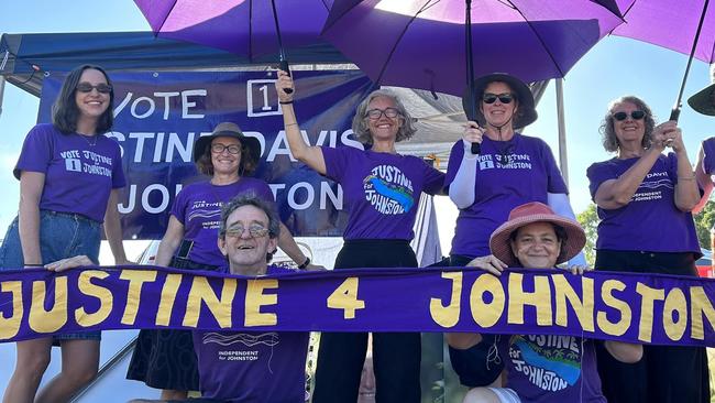 Independent Justine Davis (centre) won a former Labor stronghold with a progressive environmental campaign.