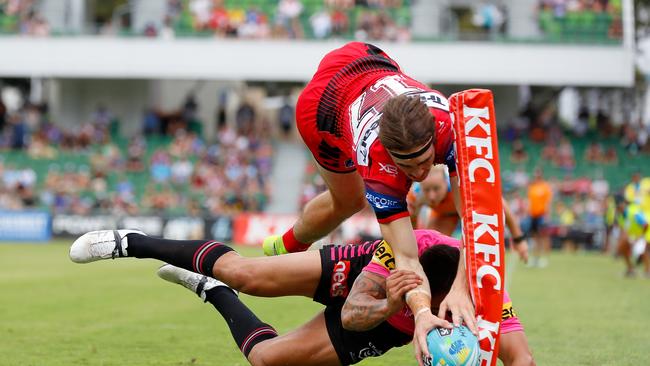 Cody Ramsey scores a controversial ‘try’ to allow the Dragons to win their quarterfinals match over the Panthers. Picture: Getty Images.