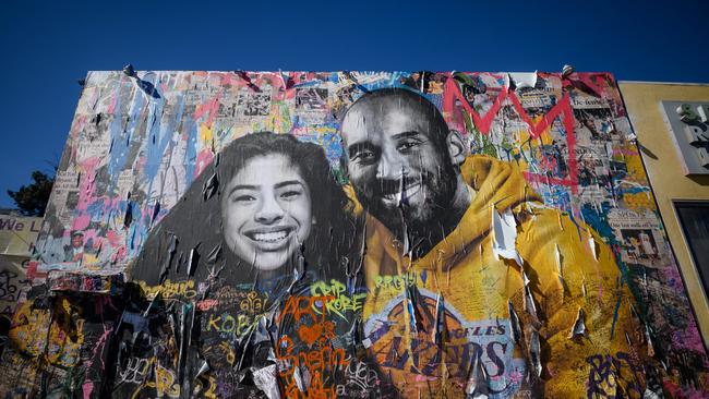 A mural depicting Kobe Bryant and his daughter Gianna. (Photo by Emma McIntyre/Getty Images)