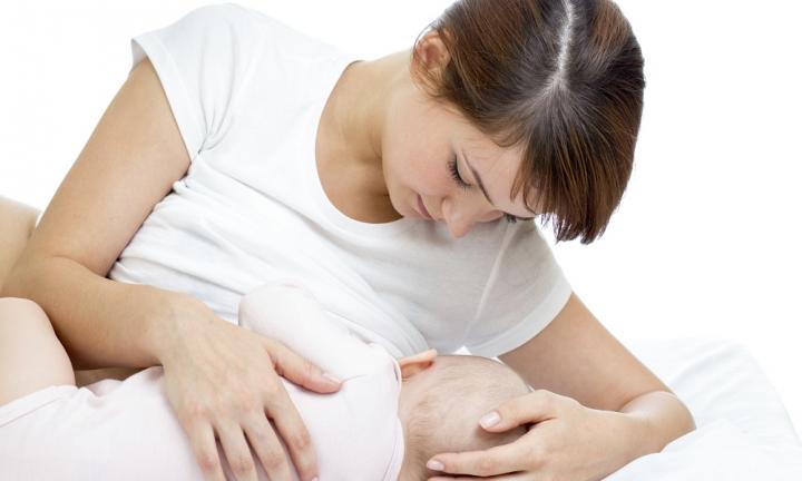 Cup Feeding to Supplement a Breastfed Baby