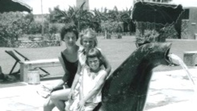 Donna Gates with her sister Leanne and mum Jo at Lennons Hotel