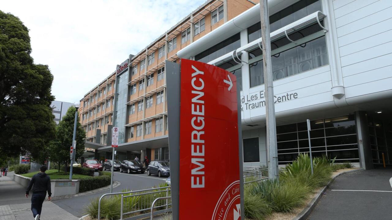 Melbourne hospitals braces for potential doubling in COVID-19 caseload next week