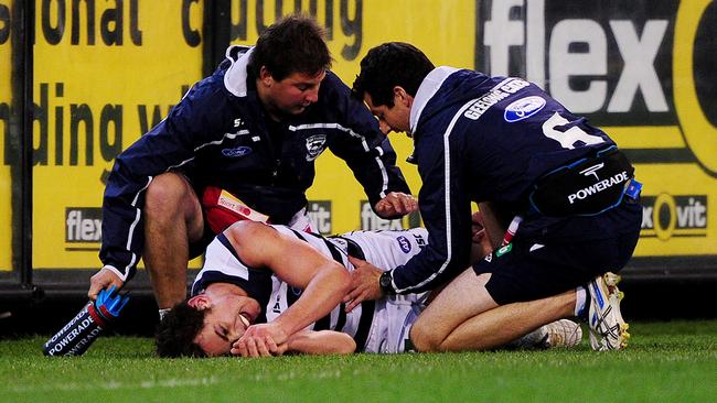 Daniel Menzel suffers a knee injury during the 2011 Qualifying Final.