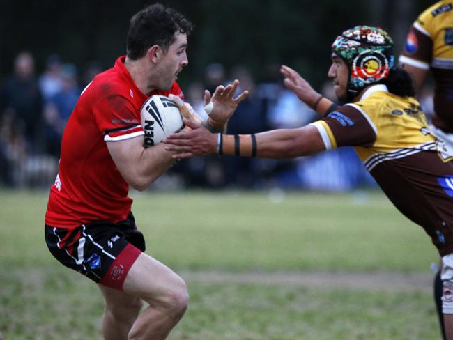 Winger Liam Pearce (L) returns for another season at the Comets. Photographer: Warren Gannon Photography