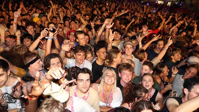 Schoolies 2019 — mayoral candidate Derek Rosborough is opposed to the event. AAP Image/Richard Gosling.