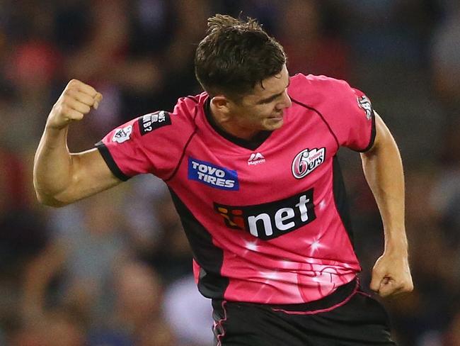 MELBOURNE, AUSTRALIA - DECEMBER 29: Sean Abbott of the Sixers celebrates aftre claiming the wicket of Dan Christian of the Renegades during the Big Bash League match between the Melbourne Renegades and the Sydney Sixers at Marvel Stadium on December 29, 2018 in Melbourne, Australia.  (Photo by Mike Owen/Getty Images)