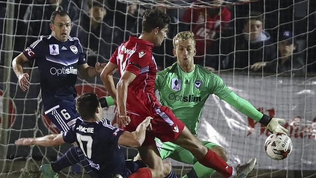 Young Socceroos star George Blackwood has joined Adelaide United from Sydney FC for more game-time.