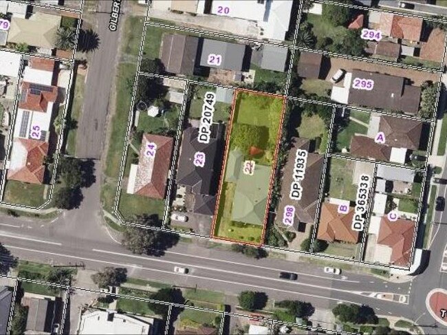 Plans have been lodged to knock down the existing dwelling at 72 Toowoon Bay Rd, Long Jetty and build townhouses. Picture: Supplied