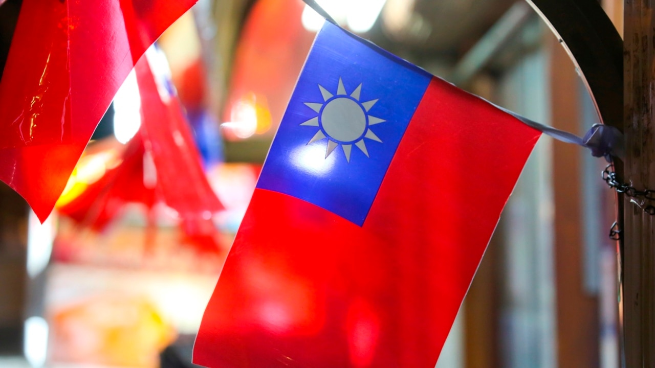 China threatens Taiwan over independence