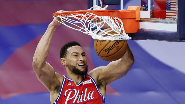 PHILADELPHIA, PENNSYLVANIA – JANUARY 22: Ben Simmons #25 of the Philadelphia 76ers dunks during the first quarter against the Boston Celtics at Wells Fargo Center on January 22, 2021 in Philadelphia, Pennsylvania. NOTE TO USER: User expressly acknowledges and agrees that, by downloading and or using this photograph, User is consenting to the terms and conditions of the Getty Images License Agreement. Tim Nwachukwu/Getty Images/AFP == FOR NEWSPAPERS, INTERNET, TELCOS &amp; TELEVISION USE ONLY ==