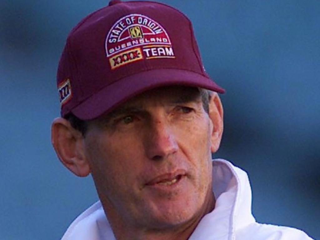 MAY 21, 2002 : Queensland State of Origin RL coach Wayne Bennett at Aussie Stadium during 21/05/02 team training session preparing for Game 1 of series. Pic Brett Costello.Rugby League