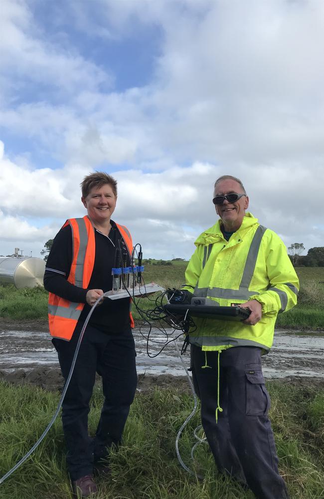 Deakin University's Professor Wendy Timms (left) and Dr Bill Howcroft.