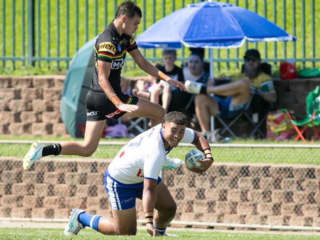 Malaki Ah-Loo scores a try. Picture: Julian Andrews