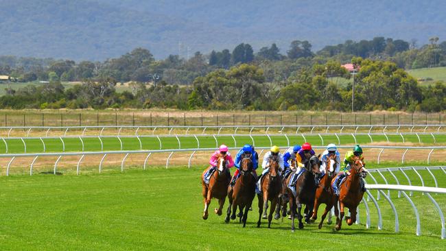 A race at the Pakenham course. Picture: Getty Images.