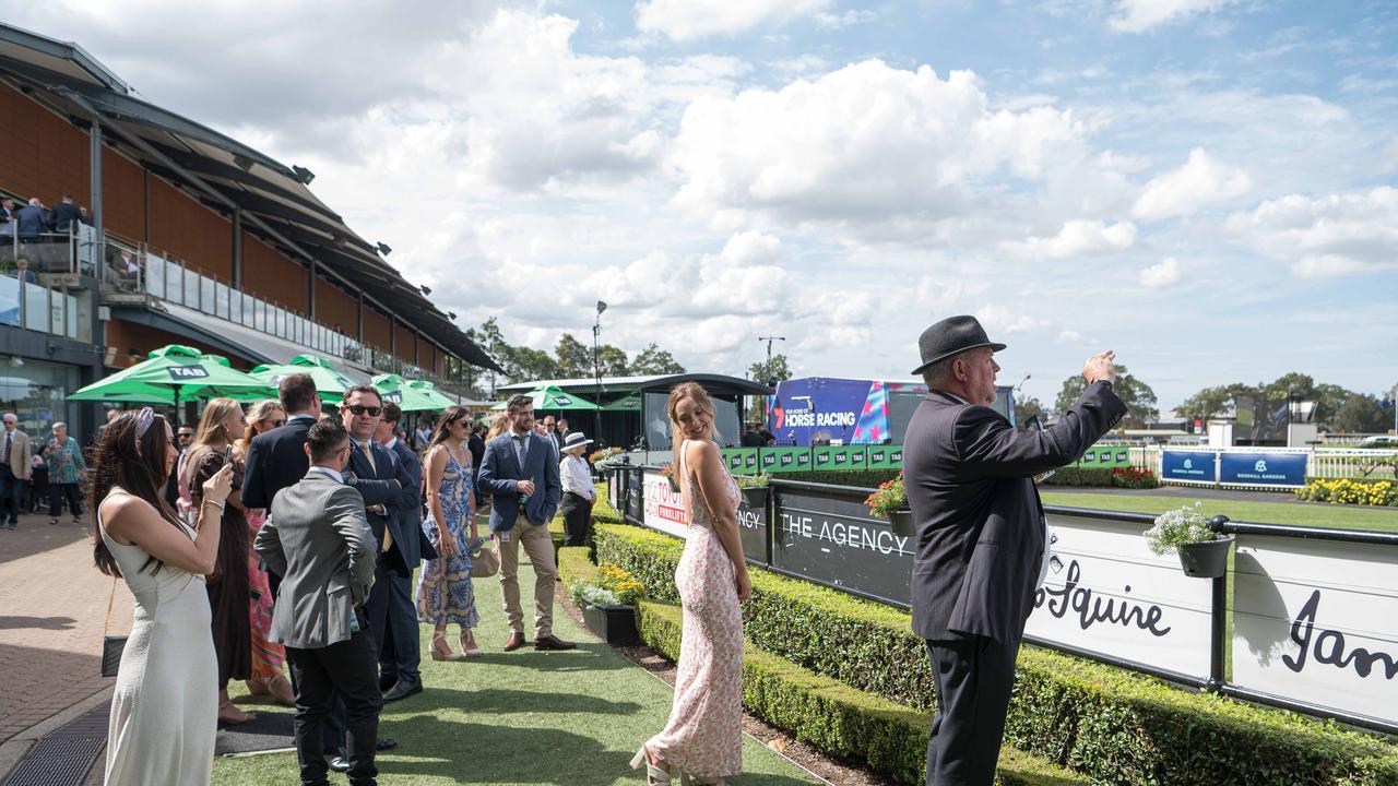 Crowd numbers at Rosehill Gardens have been steadily declining. Picture: Flavio Brancaleone