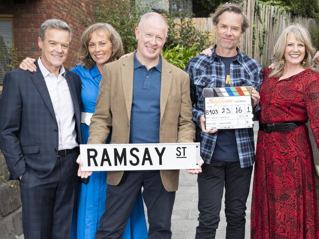 Guy Pearce reunites with other former cast members on Neighbours