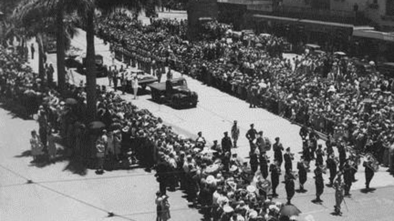 The funeral procession for American soldiers in 1947.