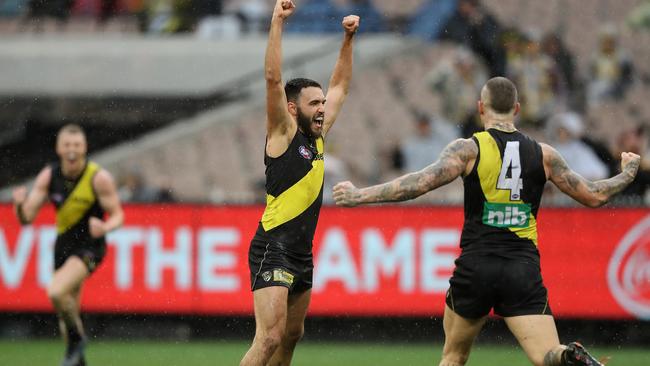 Shane Edwards celebrates a brilliant final-quarter goal.