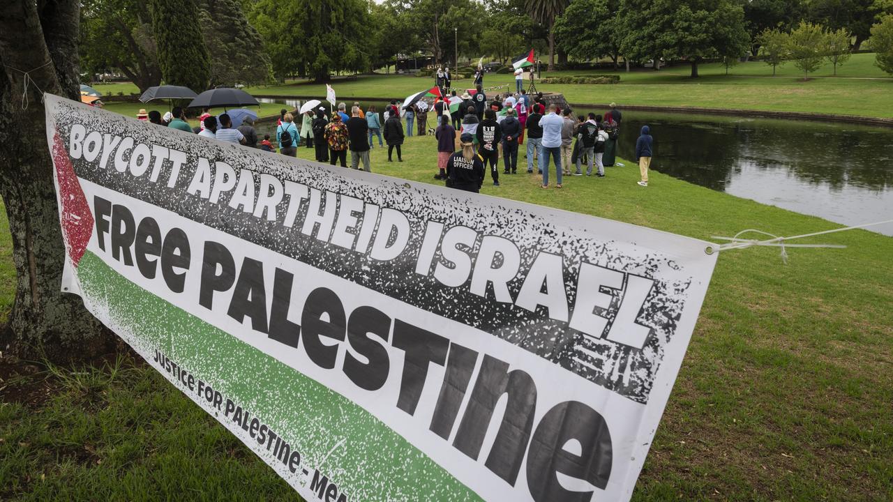 Toowoomba Vigil for Peace in Palestine at East Creek Park, Saturday, November 25, 2023. Picture: Kevin Farmer