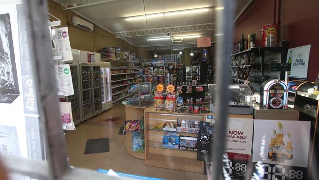 The Bottle-O Park Orchards & Grocers store. Picture: AAP Image/David Crosling