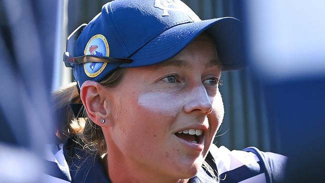 BRISBANE, AUSTRALIA - OCTOBER 10: Meg Lanning of Victoria speaks to players before the WNCL match between Queensland and Victoria at Peter Burge Oval, on October 10, 2023, in Brisbane, Australia. (Photo by Albert Perez/Getty Images)