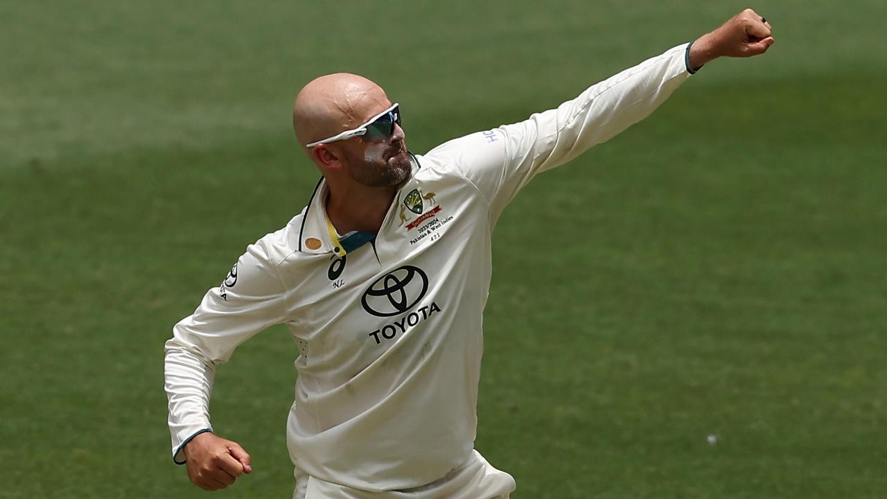 Lyon closes on 500 wickets as Pakistan wilts in Perth