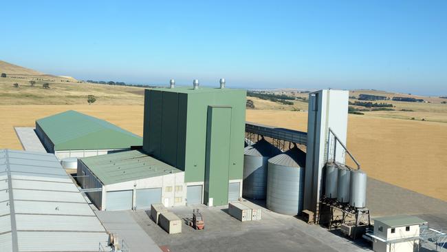 Unigrain is planning to build a pulse fractionation plant at its grain processing operation at Smeaton.